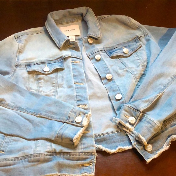 Nine West Jackets & Blazers - Nine West Jean Jacket. Women’s Small.